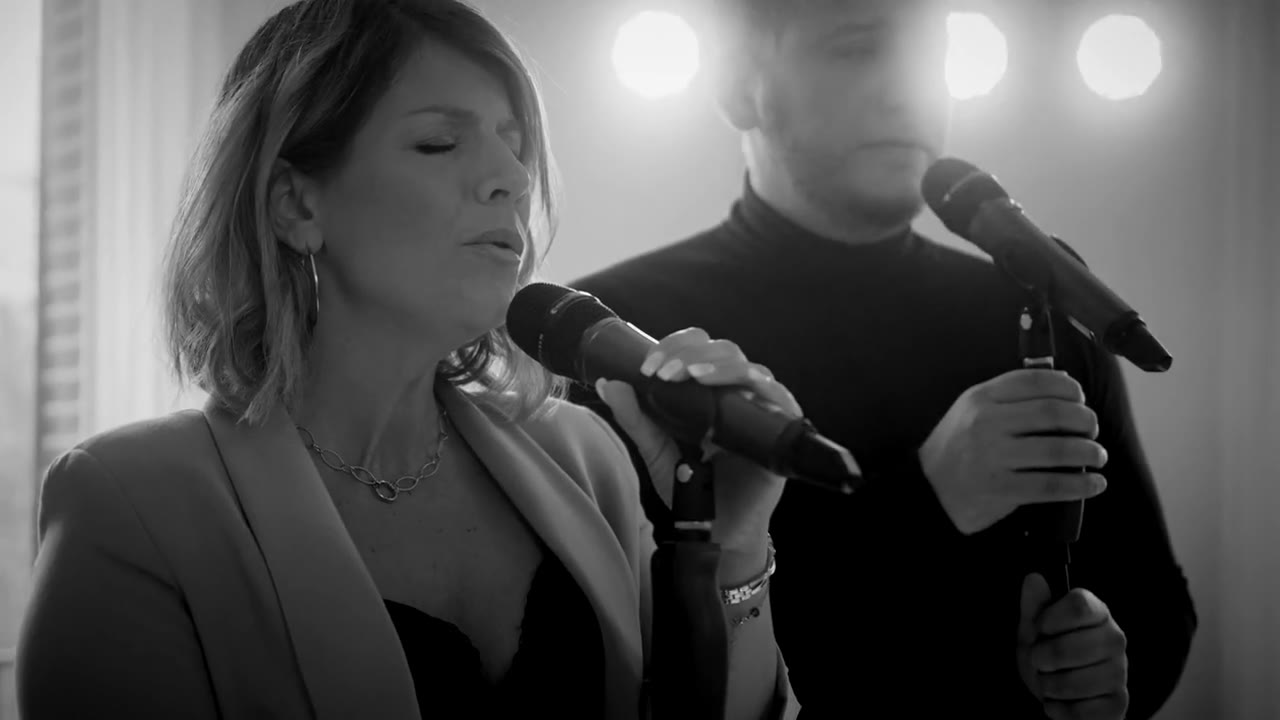 Jessica et Kevin interprétant le Lounge Medley